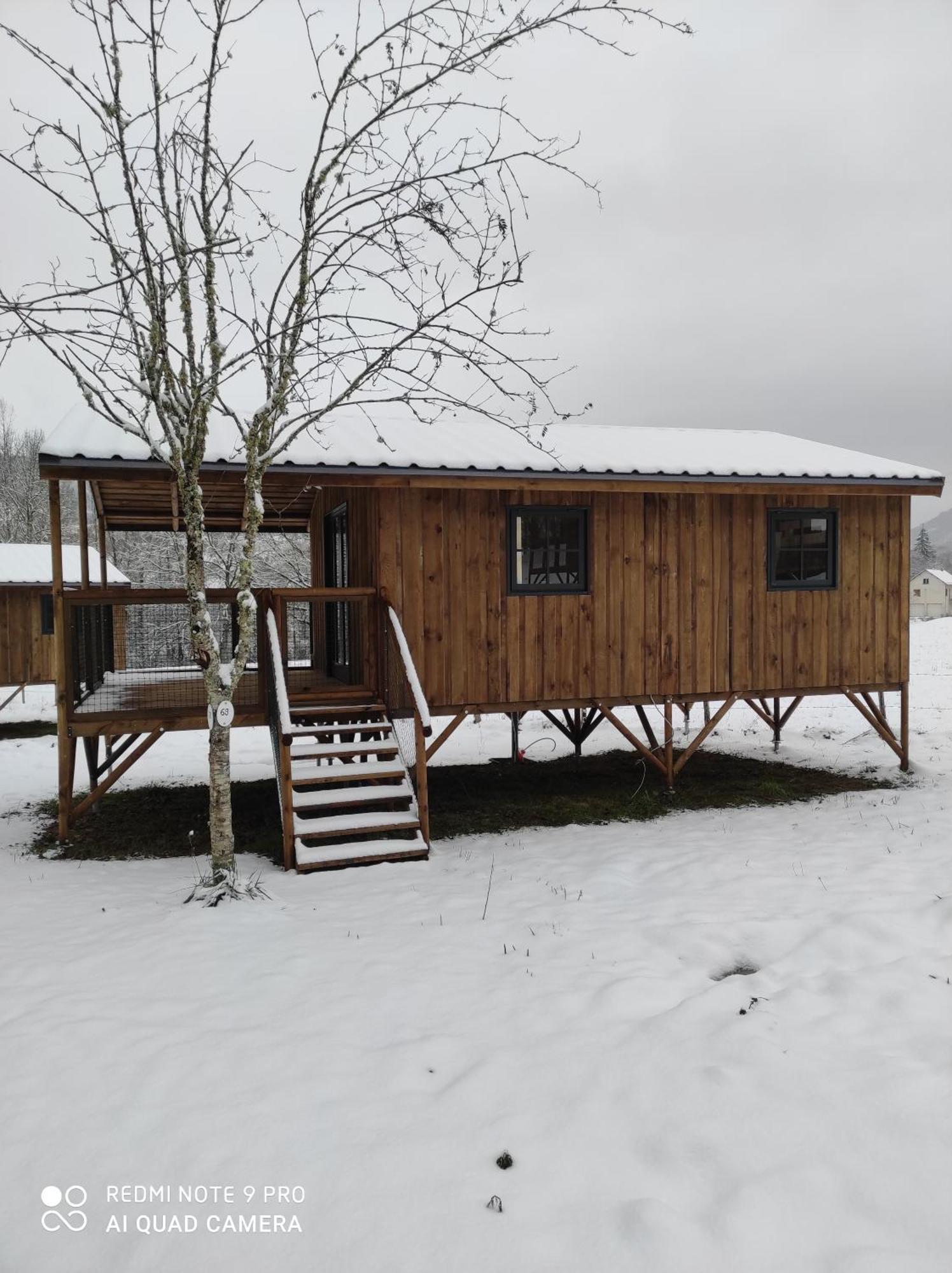 Camping La Borie Basse Condat  Екстер'єр фото